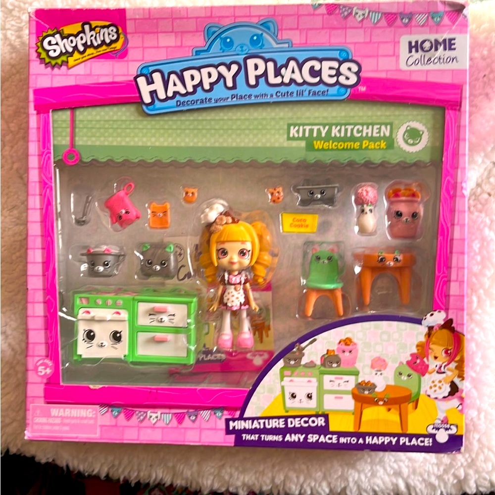Shopkins HAPPY PLACES Kitty Kitchen Welcome Pack and Decorators Pack!!